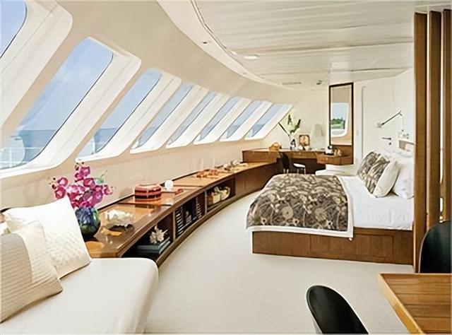 Cruises and yachts carpet